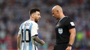 Những tiêu chuẩn khắt khe để trở thành trọng tài FIFA