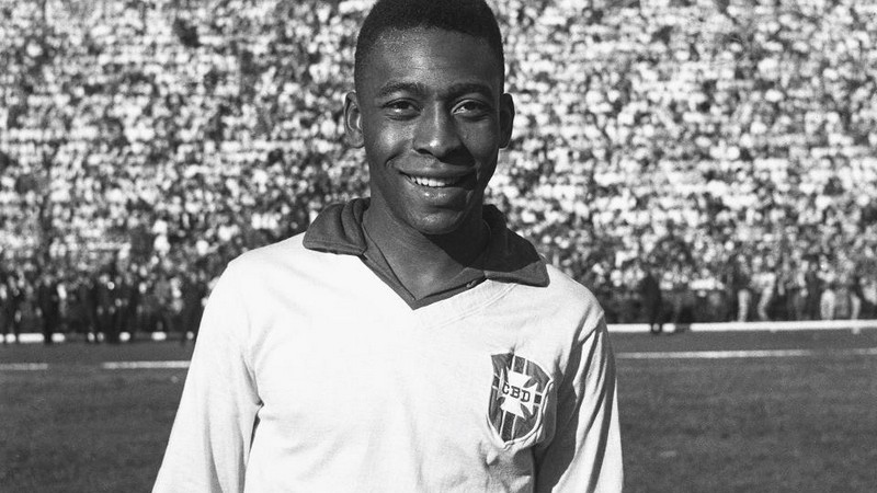 Pele được mệnh danh là vua bóng đá