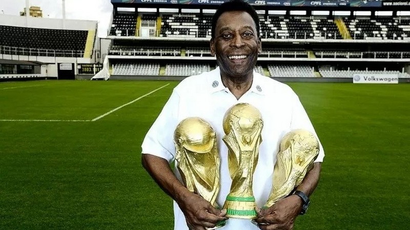 Không phải ngẫu nhiên mà Pele được mệnh danh là vua bóng đá